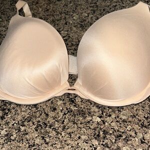 Victoria’s Secret fabulous plunge  Cream Women's Bra like new size 36C
